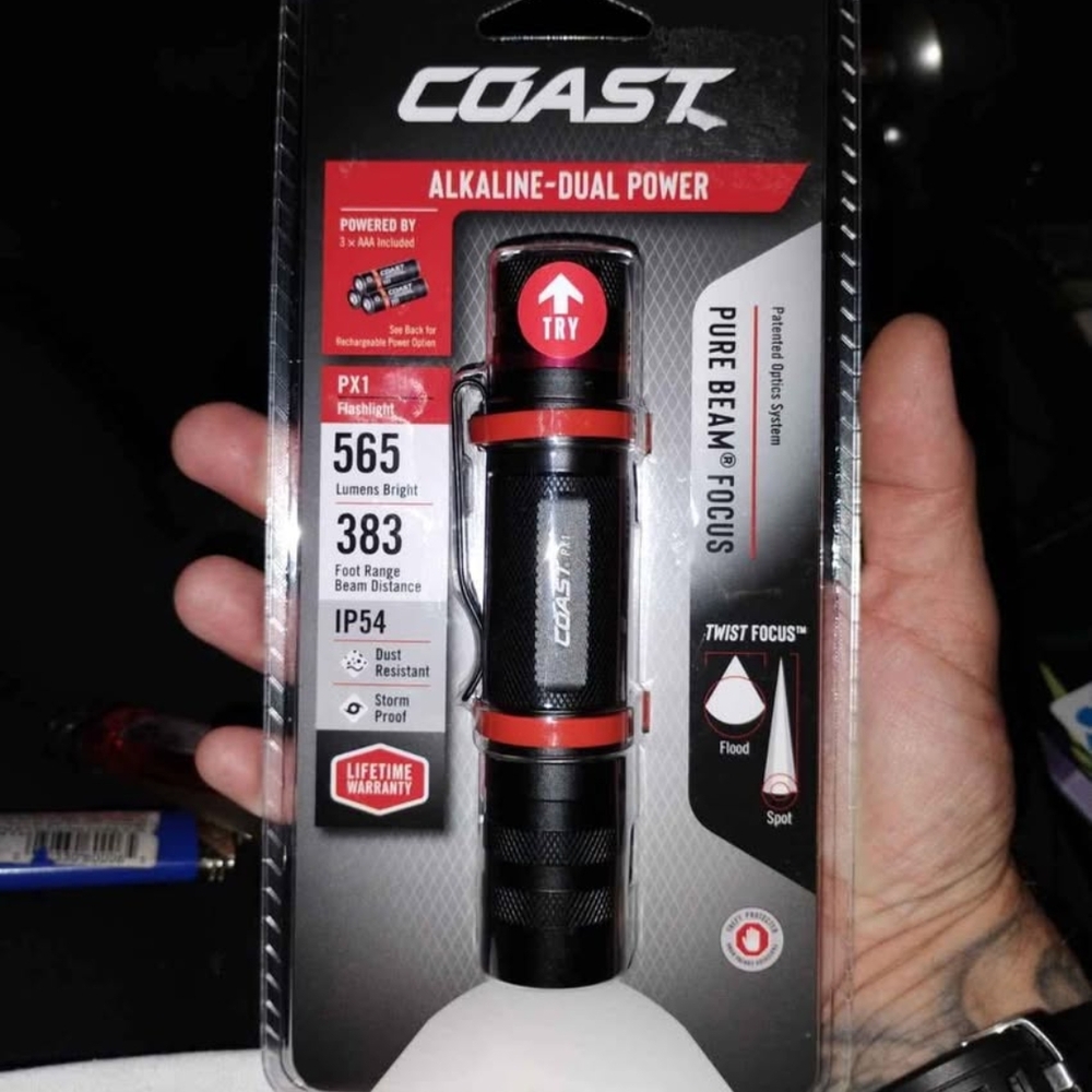 Coast Black and Red Alkaline-Dual Power Flashlight